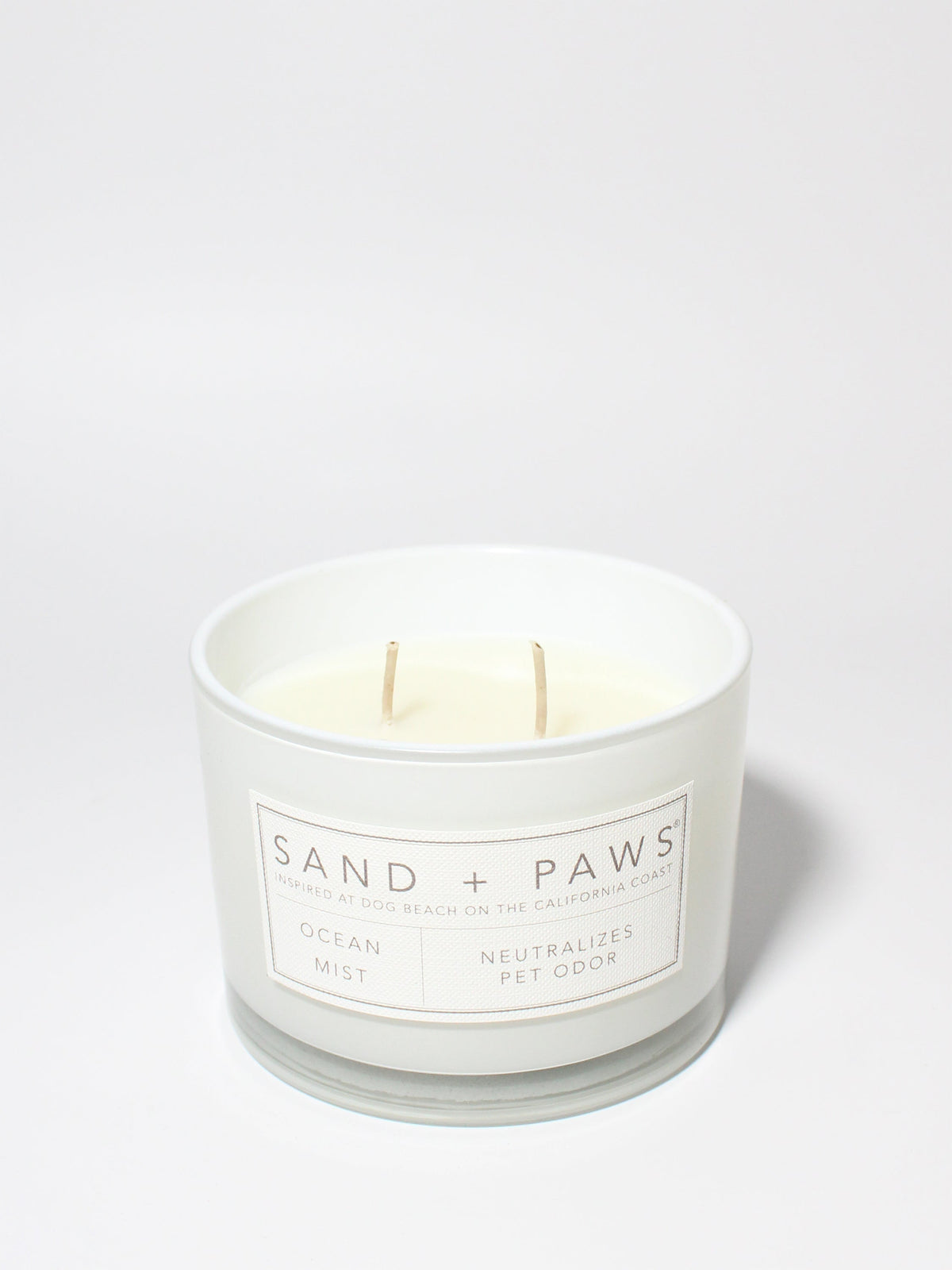 Sand + Paws Ocean Mist 12 oz refreshing scented candle