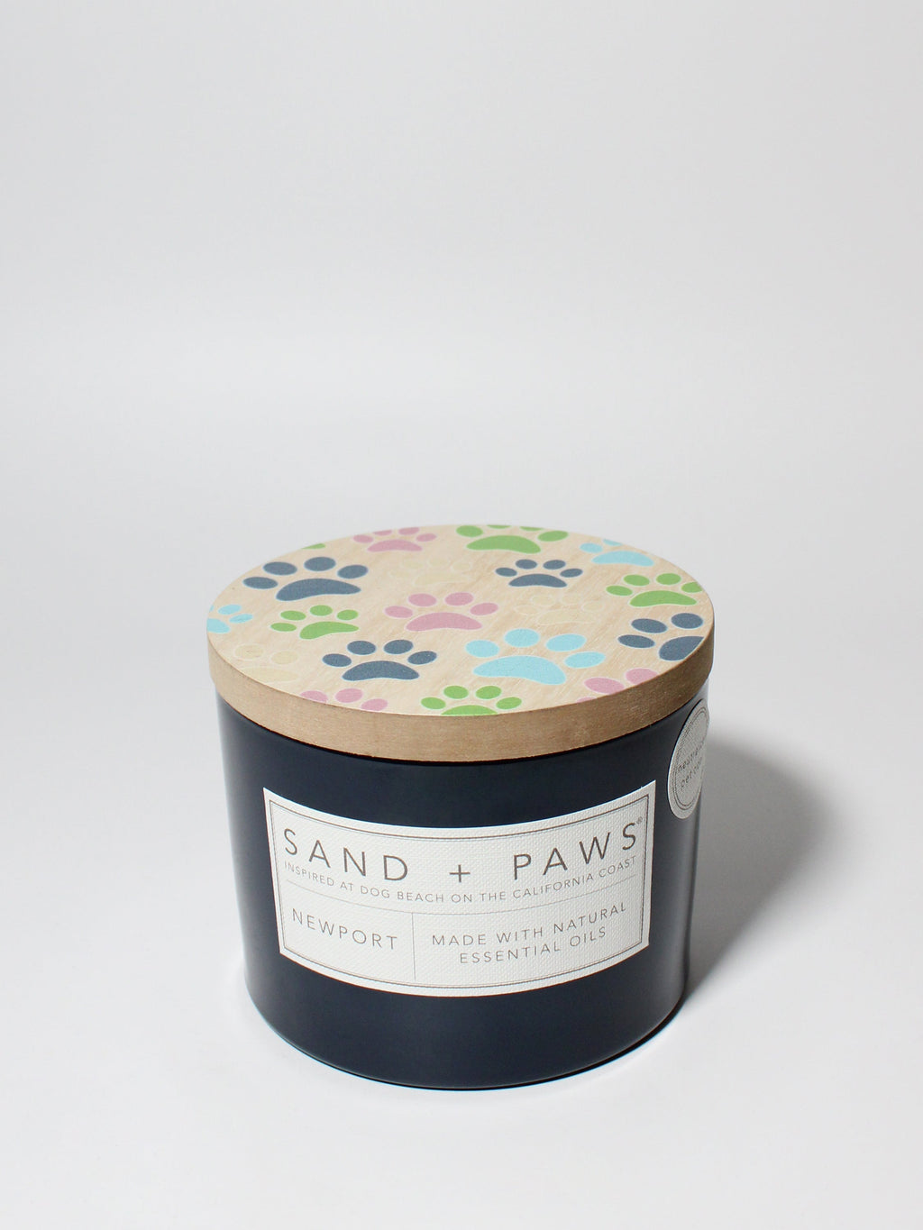 Sand + Paws Newport 12 oz refreshing scented candle