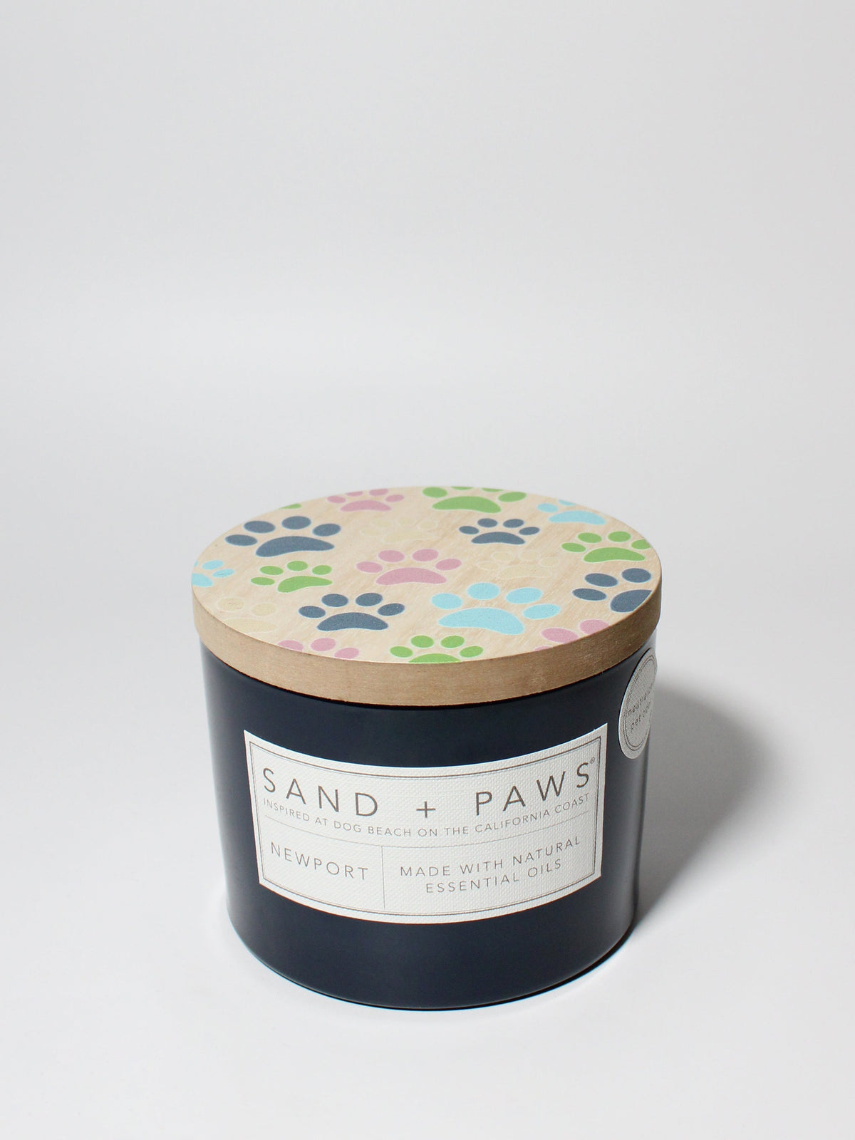 Sand + Paws Newport 12 oz refreshing scented candle