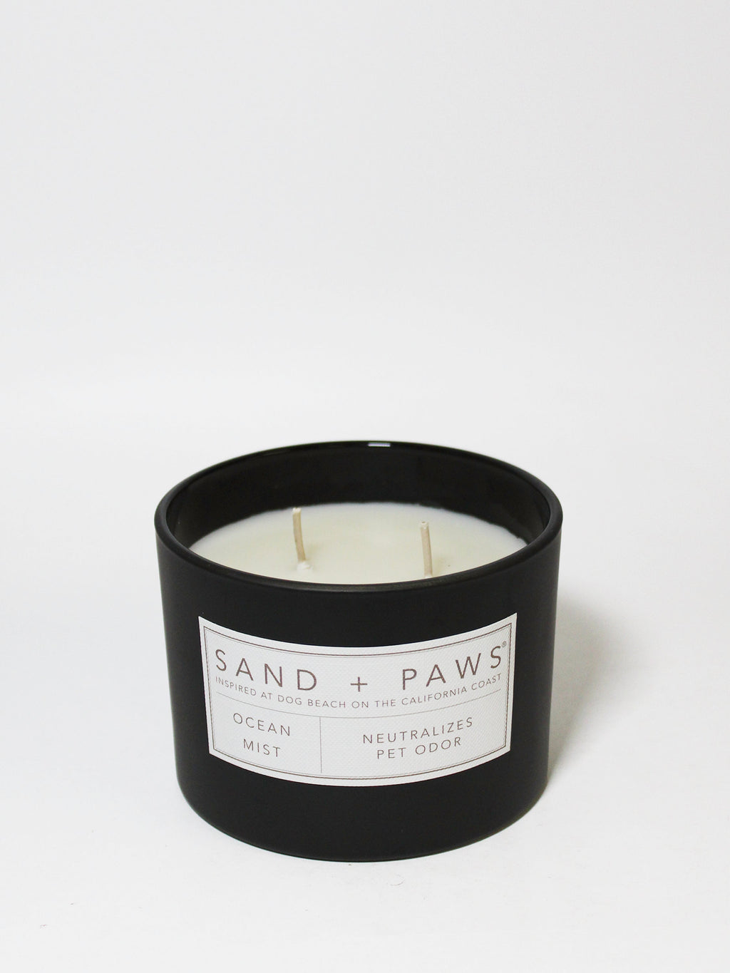 Sand + Paws Ocean Mist 12 oz refreshing scented candle
