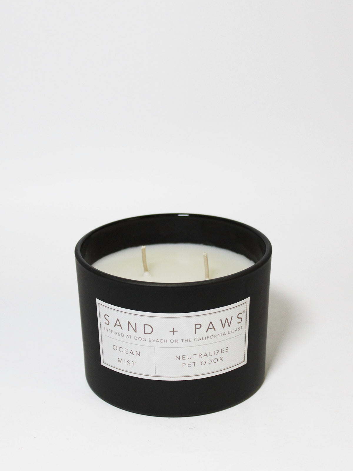Sand + Paws Ocean Mist 12 oz refreshing scented candle