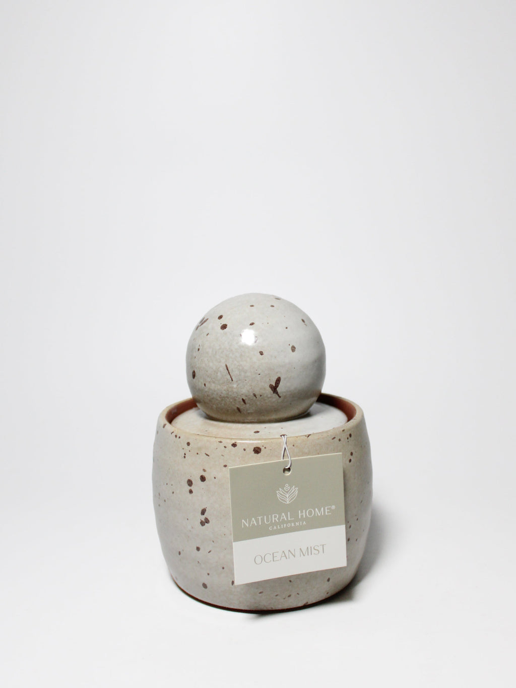 Ocean Mist Natural Home 13 oz refreshing scented candle