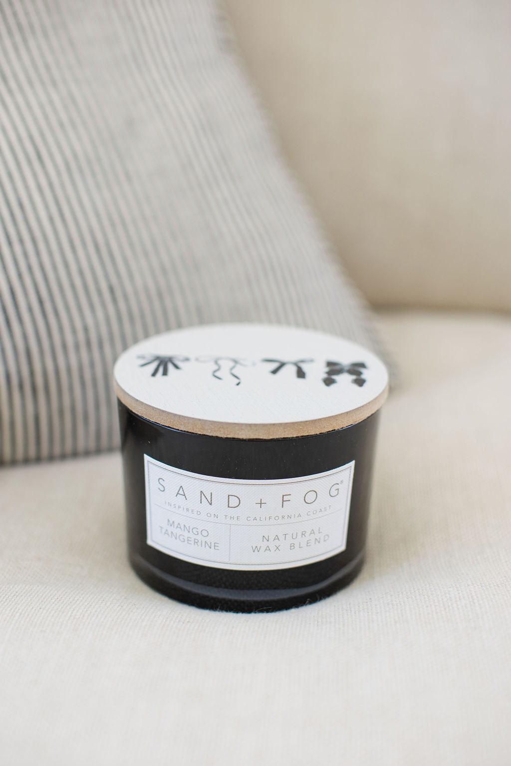 Mango Tangerine 12 oz refreshing scented candle