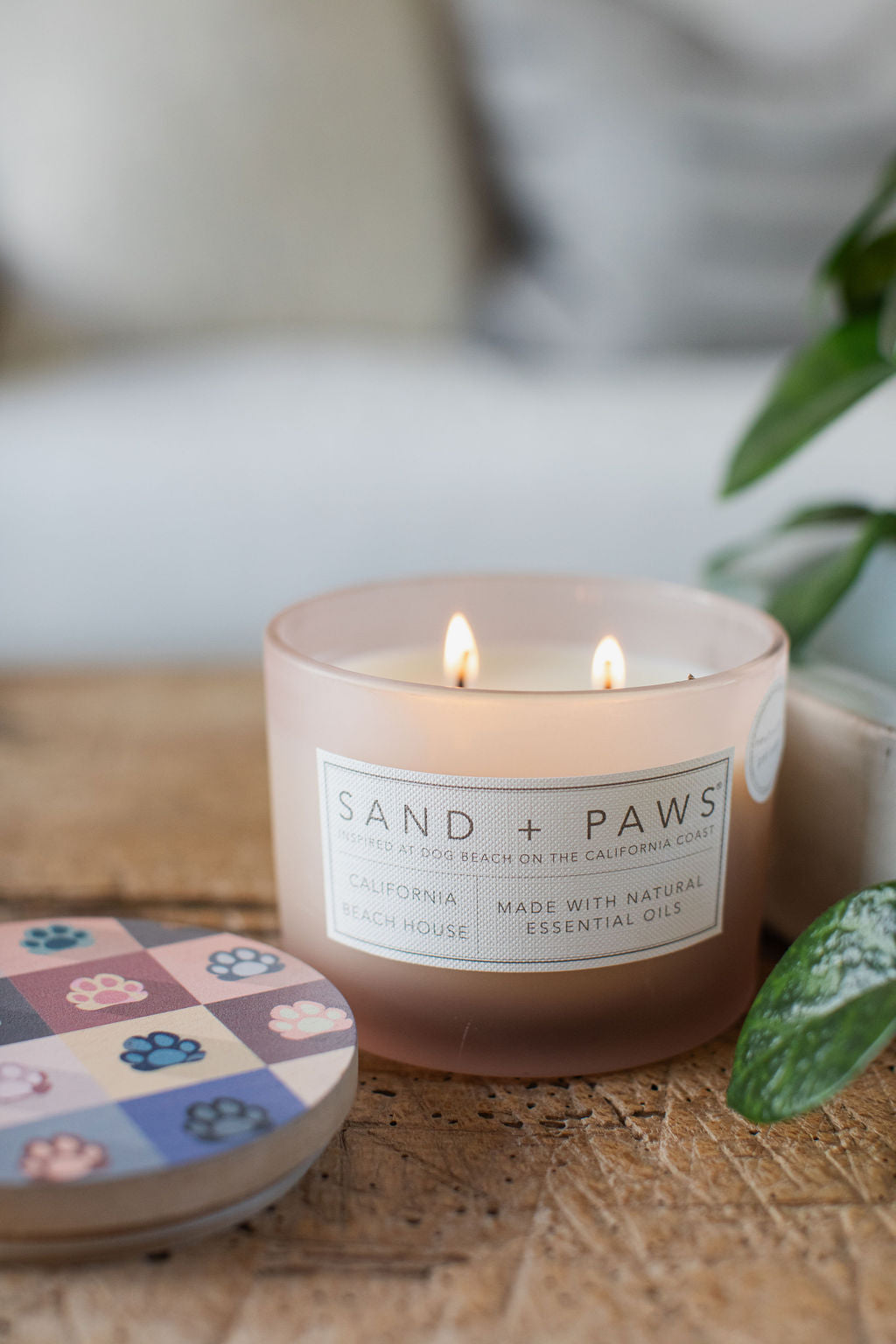 Sand + Paws California Beach House 12 oz refreshing scented candle