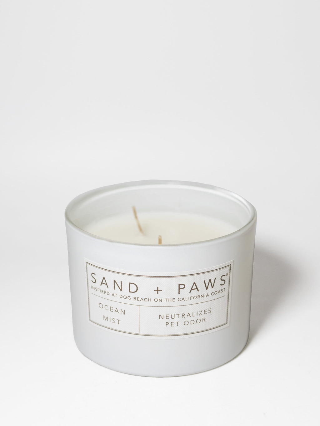 Sand + Paws Ocean Mist 12 oz refreshing scented candle