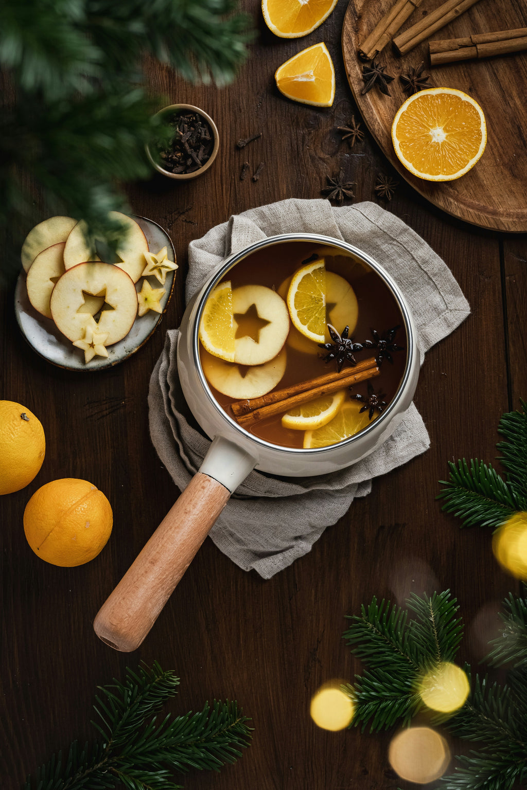 Simmering Spices 21 oz cozy scented candle